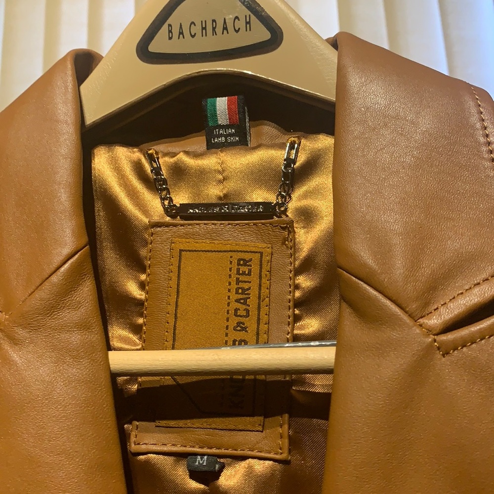 Size M knobles and carter